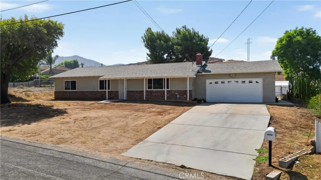 4615 Fairbanks, Jurupa Valley, California 92509 home-pic-4