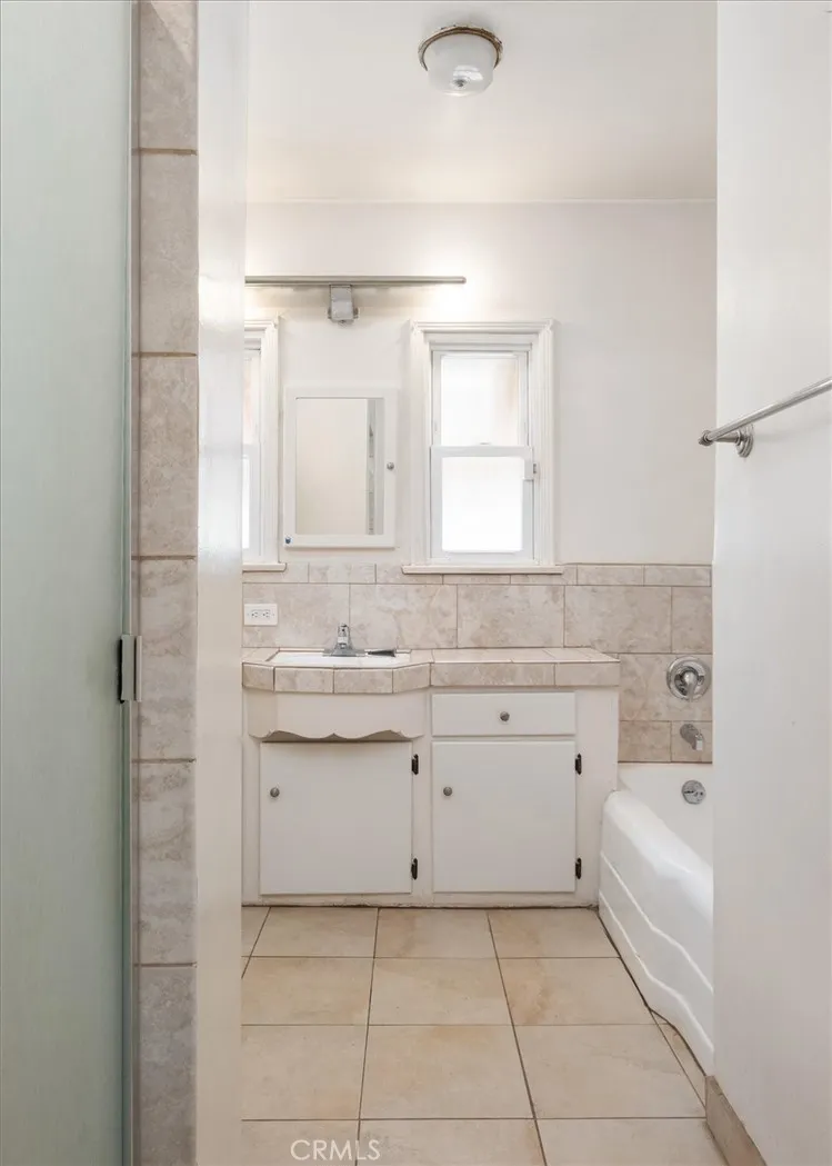 5623 Cedros Avenue, Sherman Oaks, California 91411 home-pic-16
