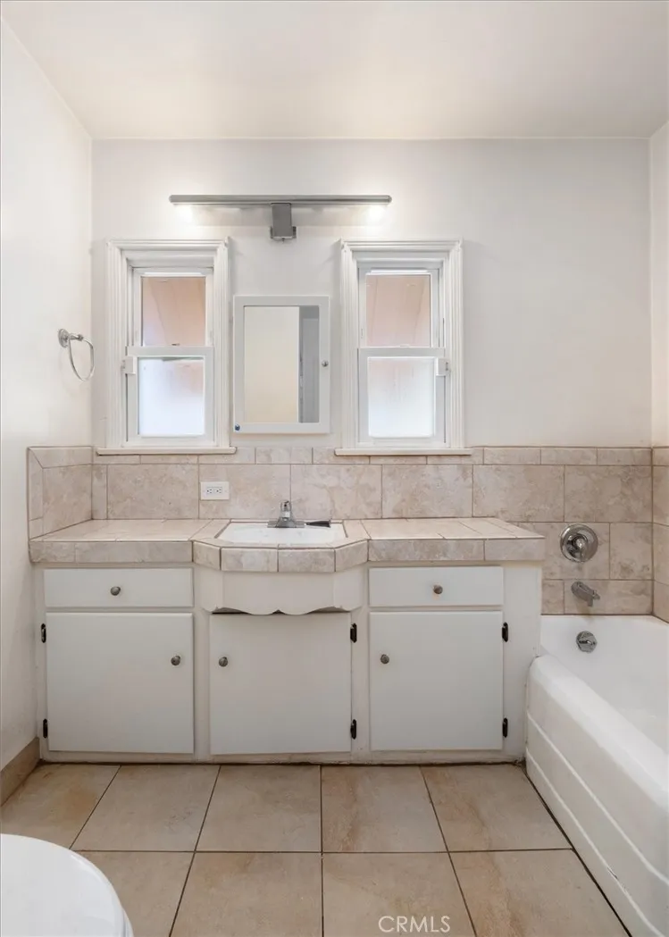 5623 Cedros Avenue, Sherman Oaks, California 91411 home-pic-15