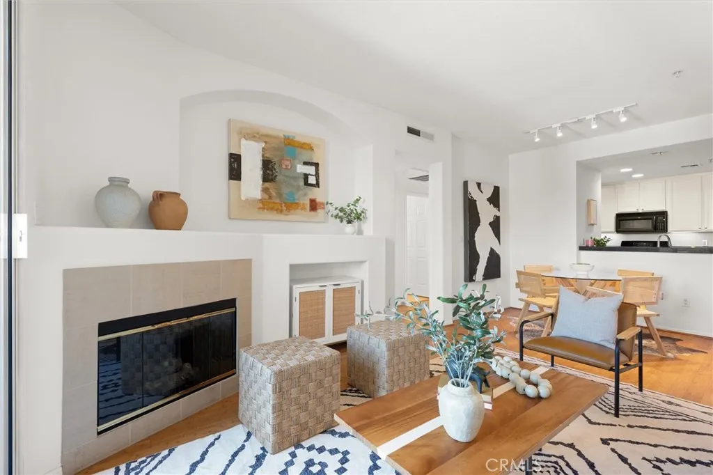 12963 Runway 416, Playa Vista, California 90094 home-pic-2