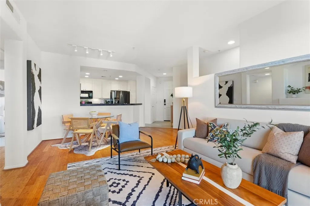 12963 Runway 416, Playa Vista, California 90094 home-pic-3