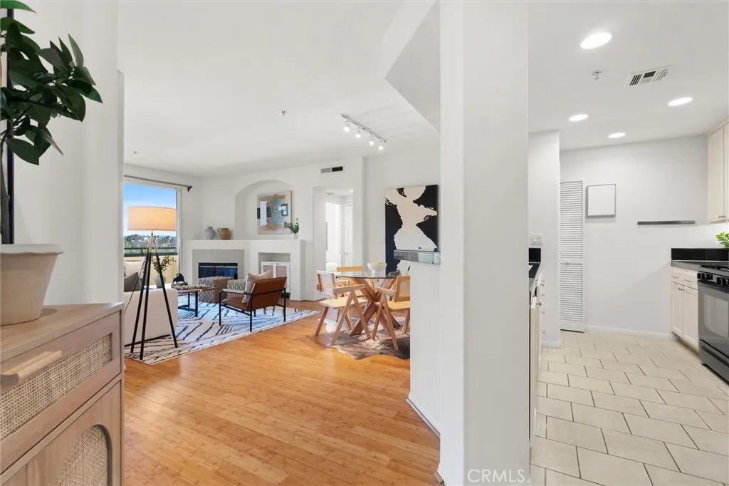 12963 Runway 416, Playa Vista, California 90094 home-pic-5