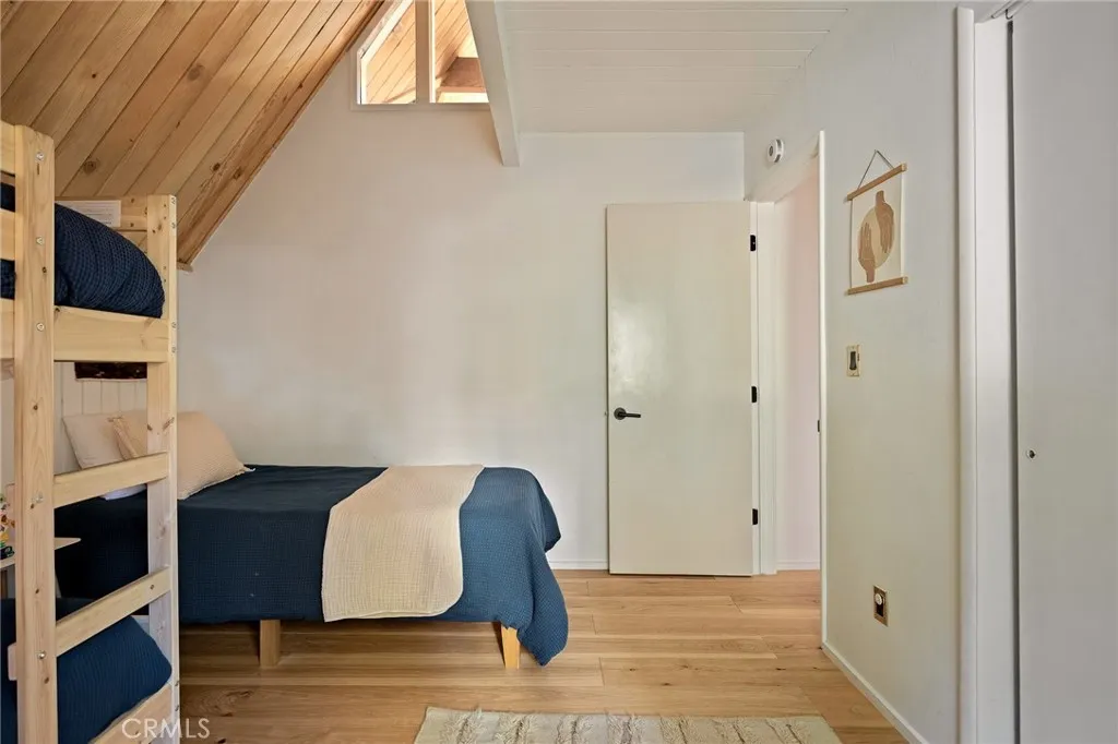 385 Birchwood Drive, Lake Arrowhead, California 92352 home-pic-15