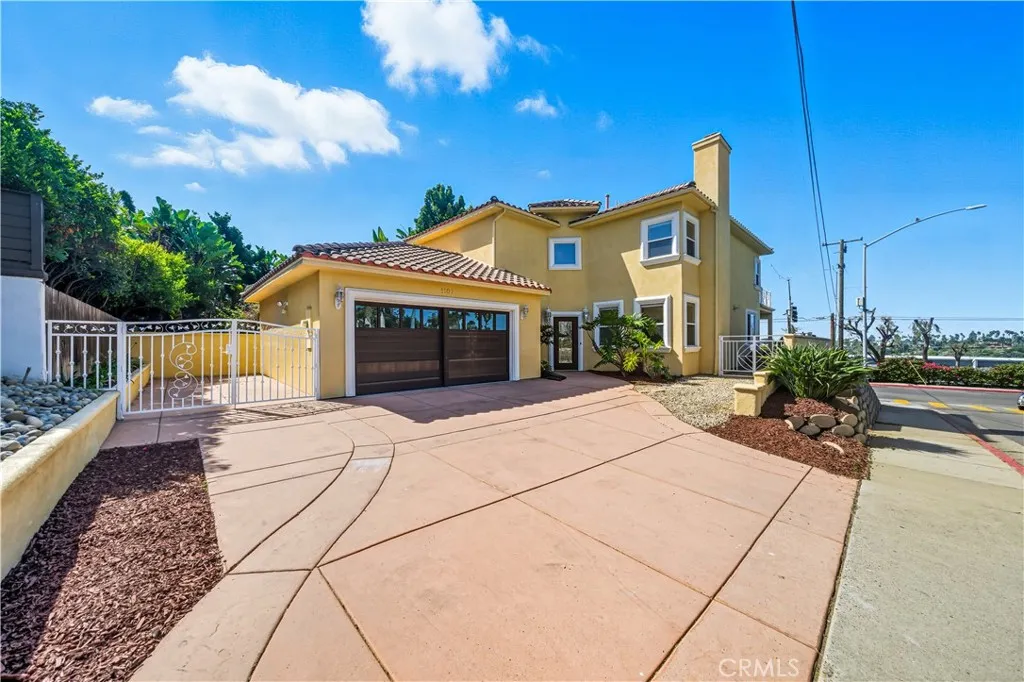 1107 Las Flores Drive, Carlsbad, California 92008 home-pic-64