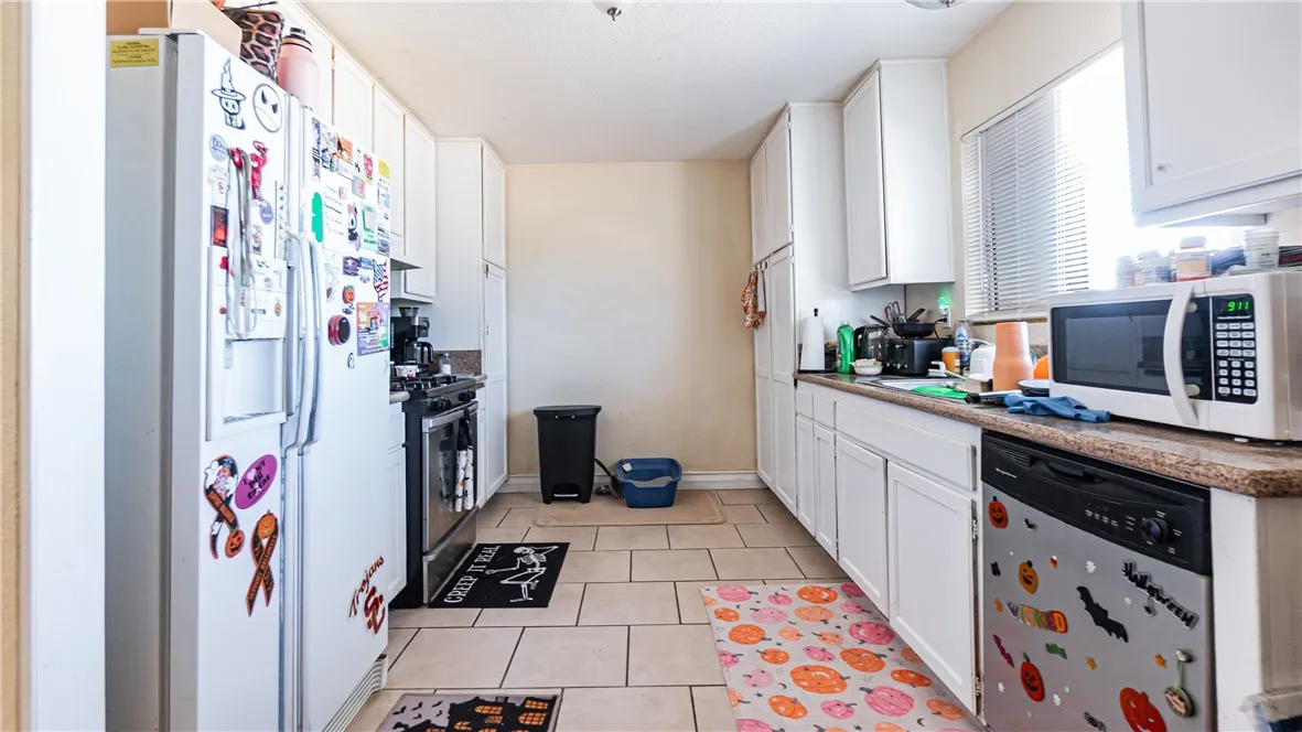 21792 Carlisle, Apple Valley, California 92307 home-pic-7