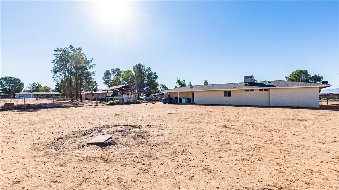 21792 Carlisle, Apple Valley, California 92307 home-pic-26