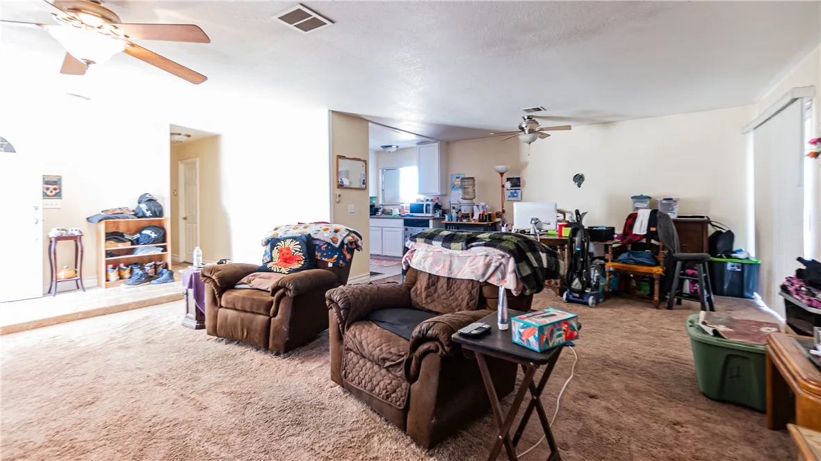 21792 Carlisle, Apple Valley, California 92307 home-pic-5