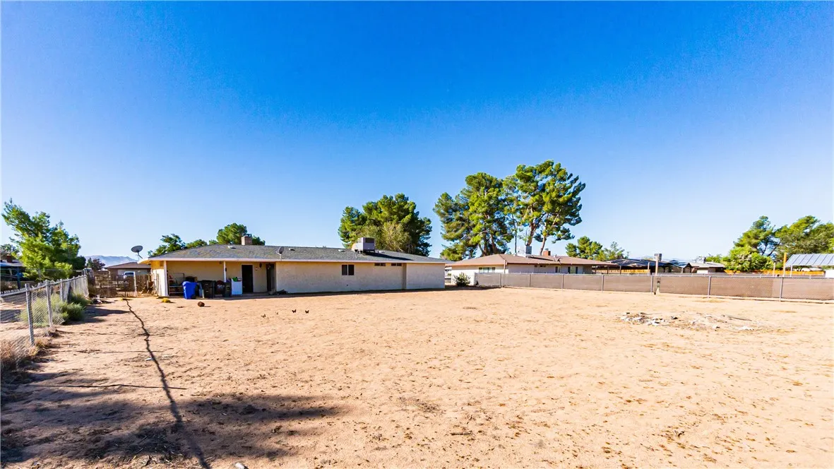 21792 Carlisle, Apple Valley, California 92307 home-pic-24