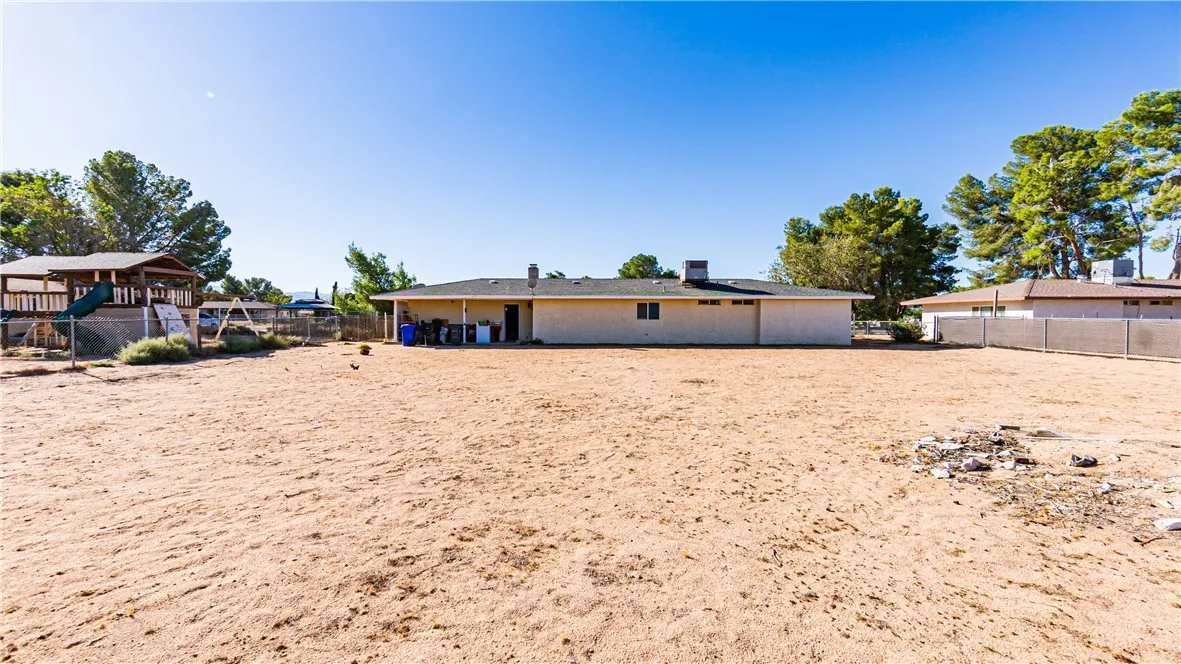 21792 Carlisle, Apple Valley, California 92307 home-pic-25