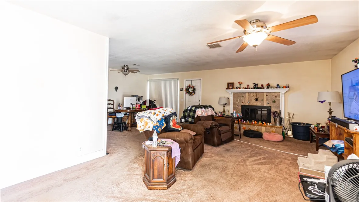 21792 Carlisle, Apple Valley, California 92307 home-pic-2