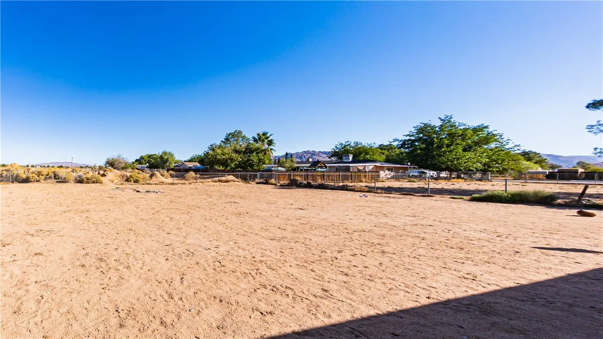 21792 Carlisle, Apple Valley, California 92307 home-pic-27