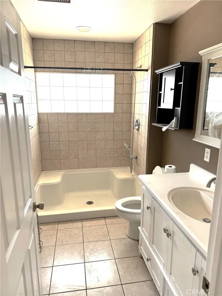 45830 30th Street E, Lancaster, California 93535 home-pic-11