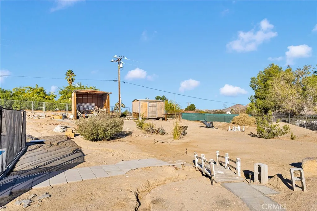 15590 Myalon, Apple Valley, California 92307 home-pic-37