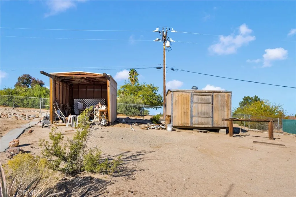 15590 Myalon, Apple Valley, California 92307 home-pic-40