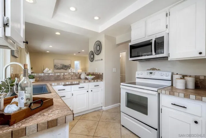 8339 Carlton Oaks Dr, Santee, California 92071