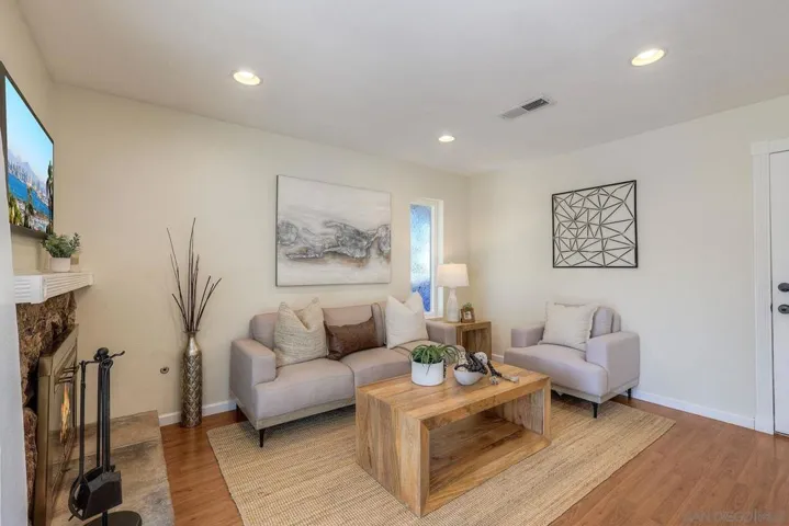 8339 Carlton Oaks Dr, Santee, California 92071