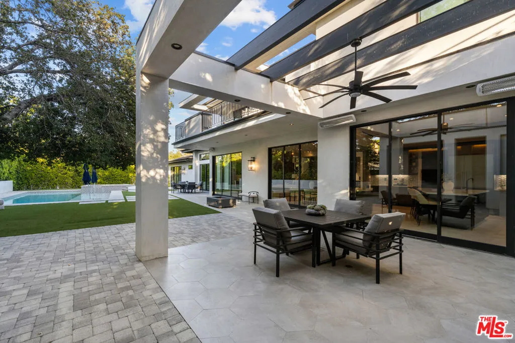 17401 Rancho Street, Encino, California 91316 home-pic-43