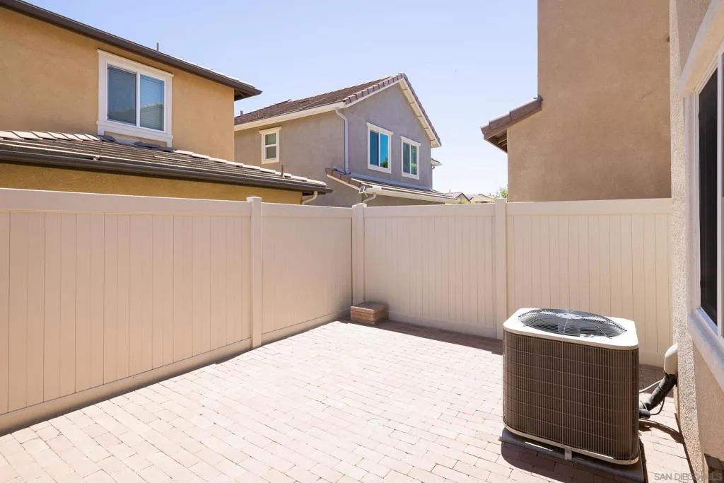 211 Spotted Saddle Way, Fallbrook, California 92028 home-pic-19