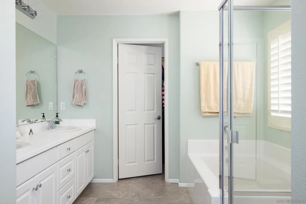 211 Spotted Saddle Way, Fallbrook, California 92028 home-pic-10