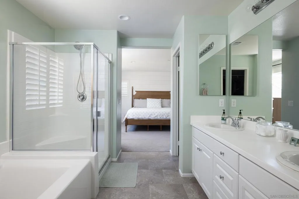 211 Spotted Saddle Way, Fallbrook, California 92028 home-pic-11