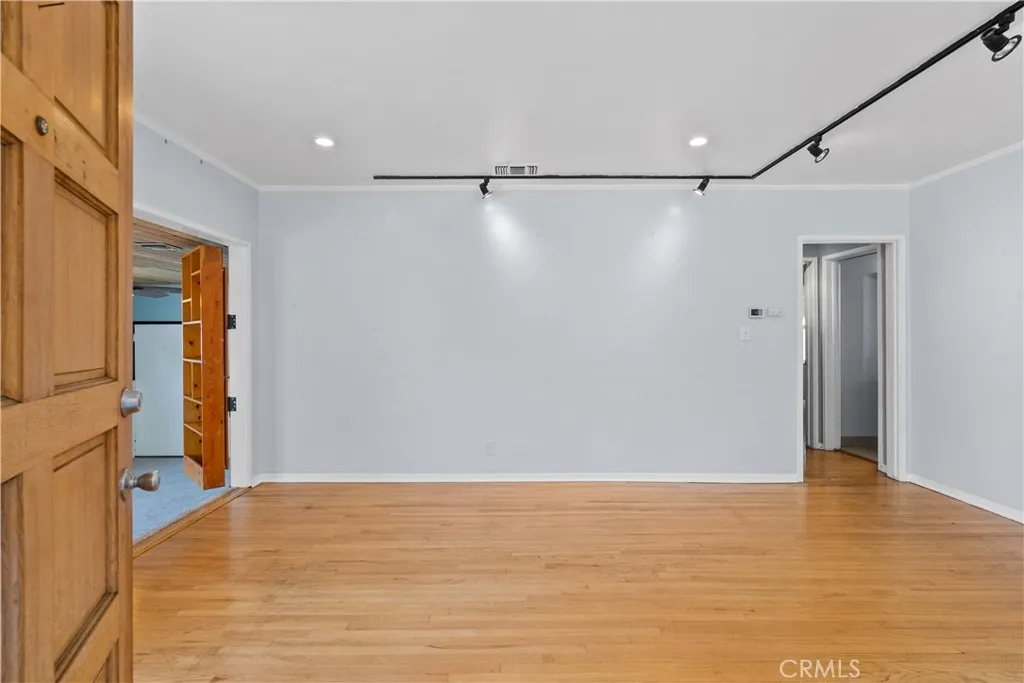 6443 Bakman, North Hollywood, California 91606 home-pic-2