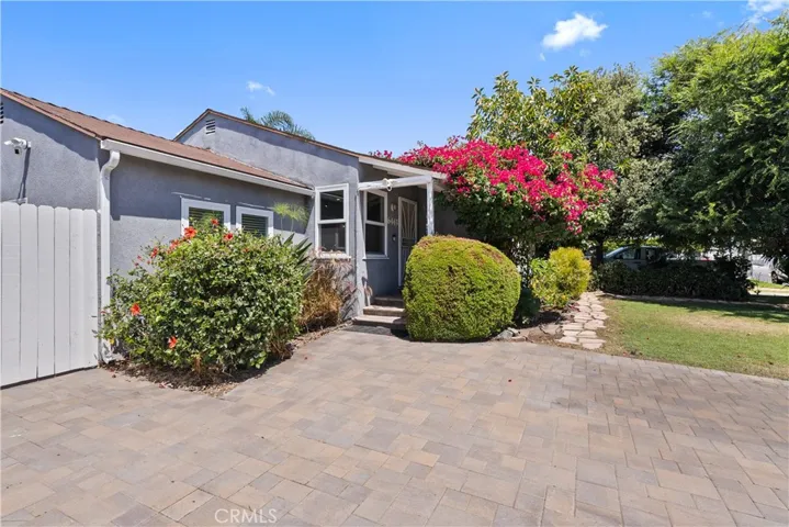 6443 Bakman, North Hollywood, California 91606