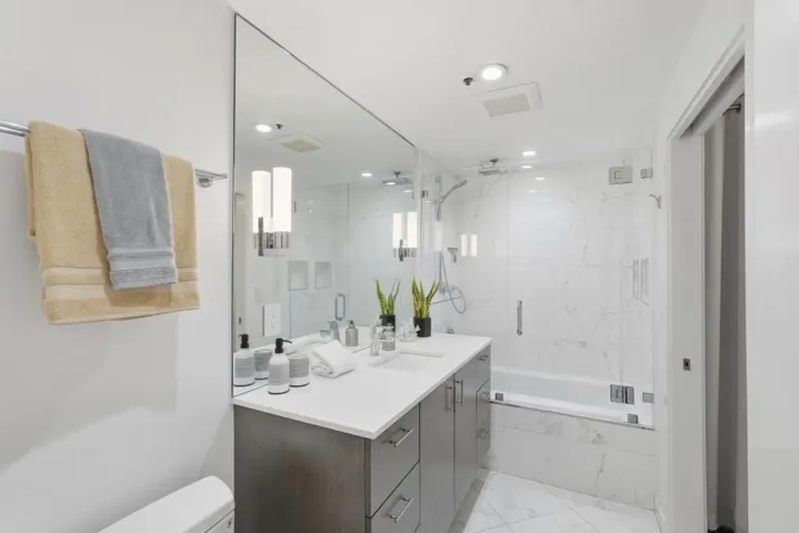 97 E Saint James Street 26, San Jose, California 95112