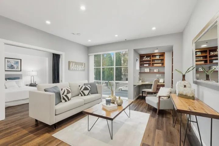 97 E Saint James Street 26, San Jose, California 95112