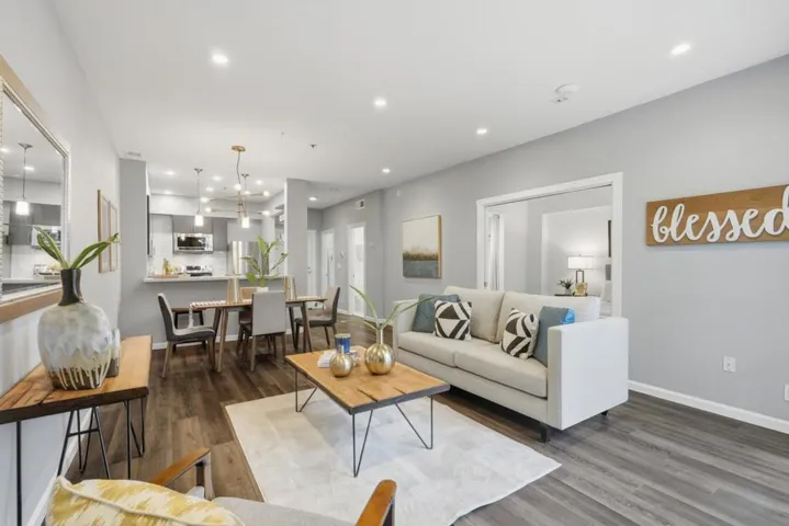 97 E Saint James Street 26, San Jose, California 95112