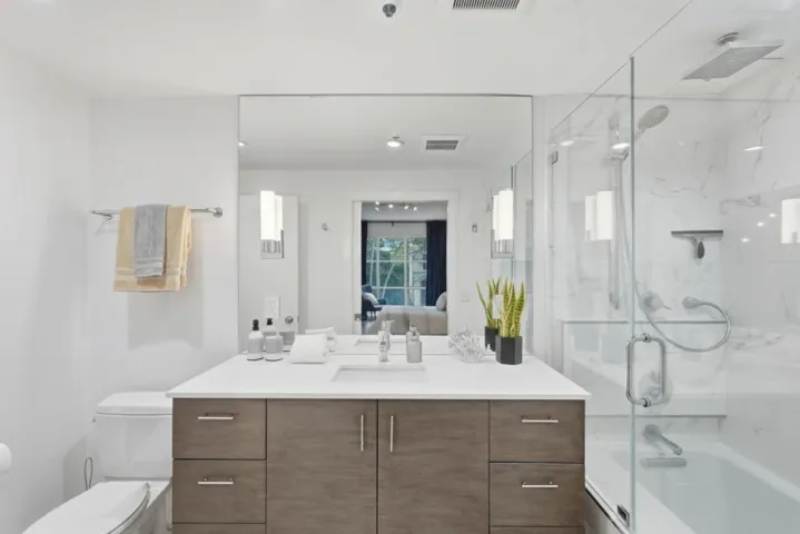 97 E Saint James Street 26, San Jose, California 95112