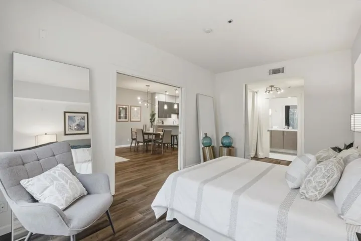 97 E Saint James Street 26, San Jose, California 95112