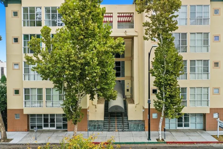 97 E Saint James Street 26, San Jose, California 95112