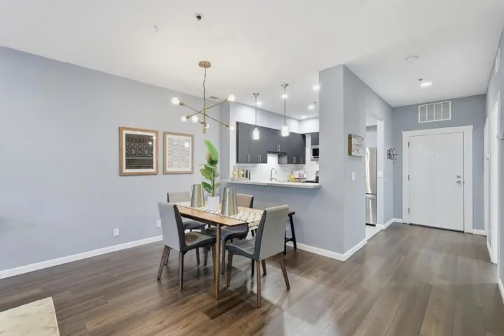 97 E Saint James Street 26, San Jose, California 95112