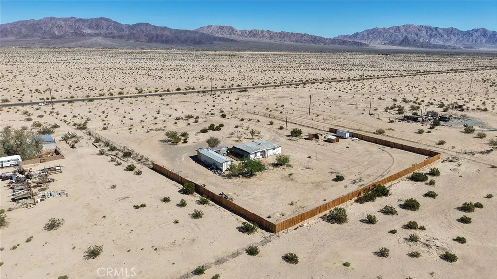 83415 Amboy Road, 29 Palms, California 92277 home-pic-23