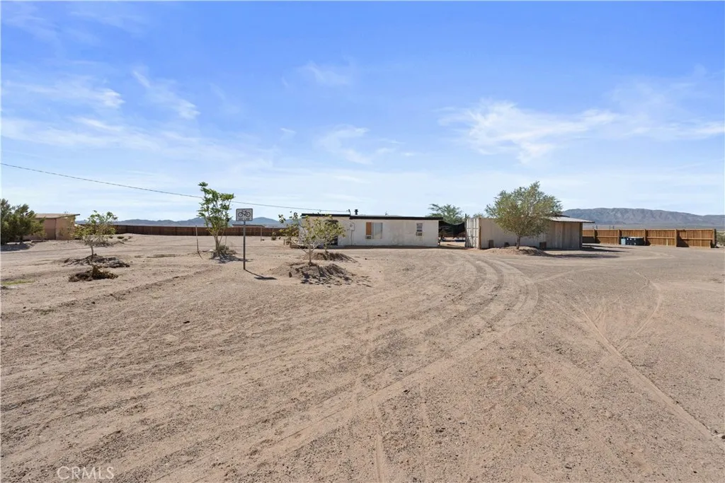83415 Amboy Road, 29 Palms, California 92277 home-pic-27