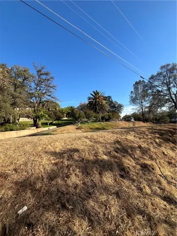 SE from lot towards Lemon Hill Dr