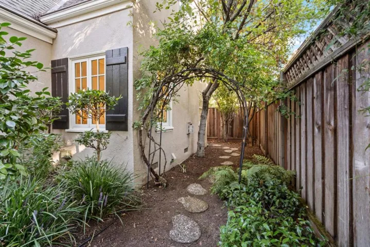 678 Hawthorne Avenue, Palo Alto, California 94301