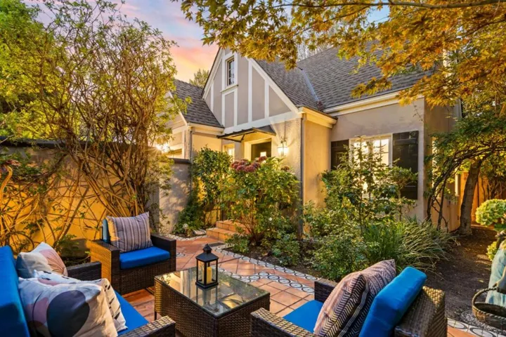 678 Hawthorne Avenue, Palo Alto, California 94301