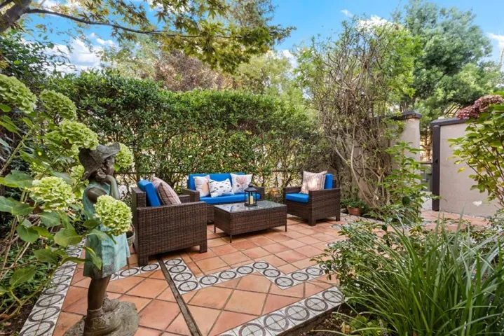 678 Hawthorne Avenue, Palo Alto, California 94301