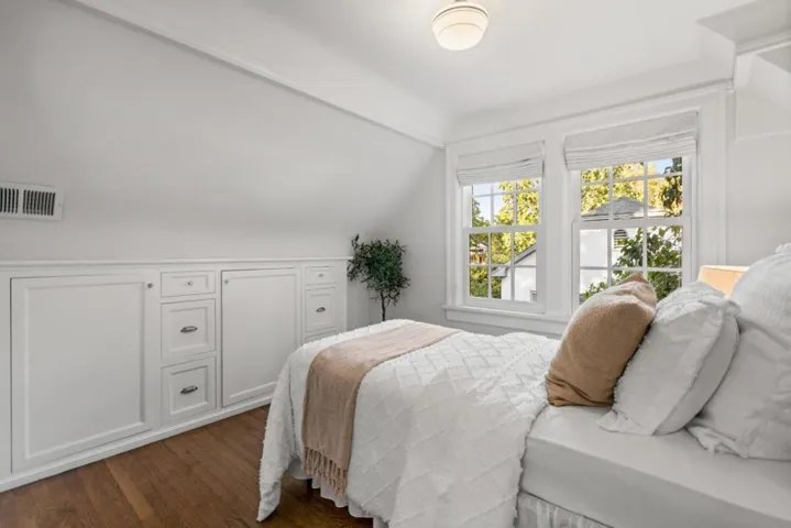 678 Hawthorne Avenue, Palo Alto, California 94301