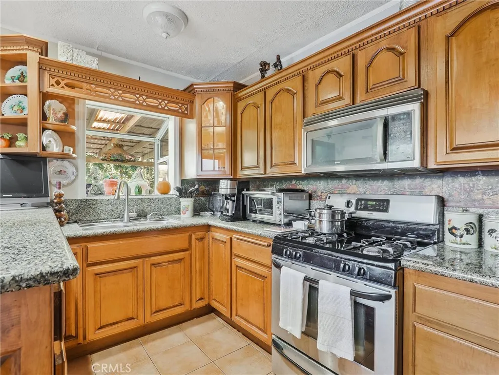 5151 Wood Avenue, South Gate, California 90280 home-pic-1