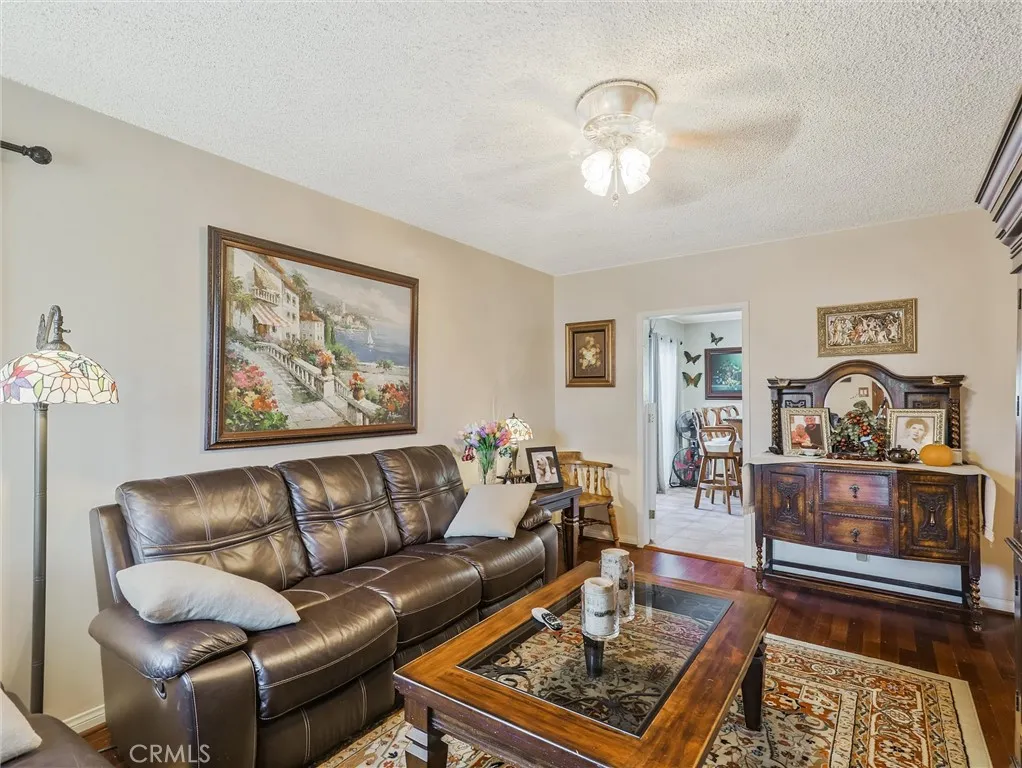 5151 Wood Avenue, South Gate, California 90280 home-pic-2