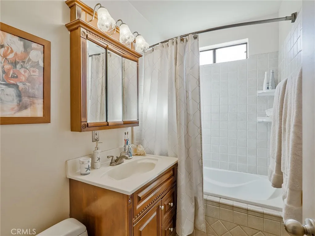 5151 Wood Avenue, South Gate, California 90280 home-pic-5