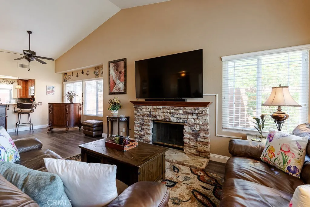29767 29767 Marhill, Temecula, California 92591 home-pic-2