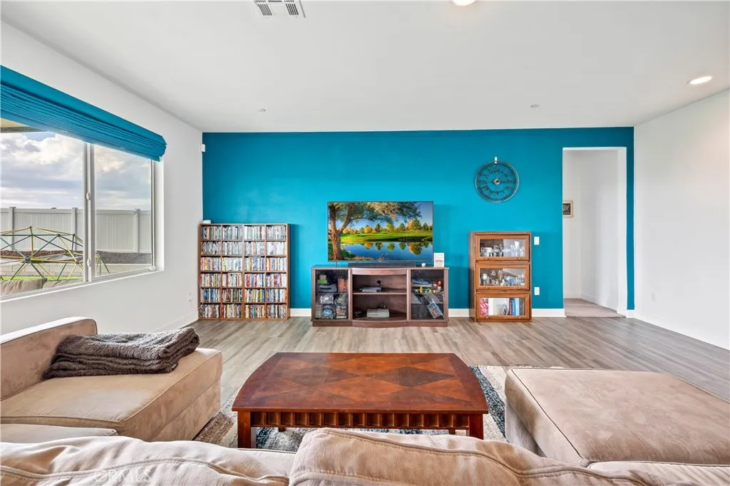 2061 Horizon Avenue, Banning, California 92220 home-pic-12