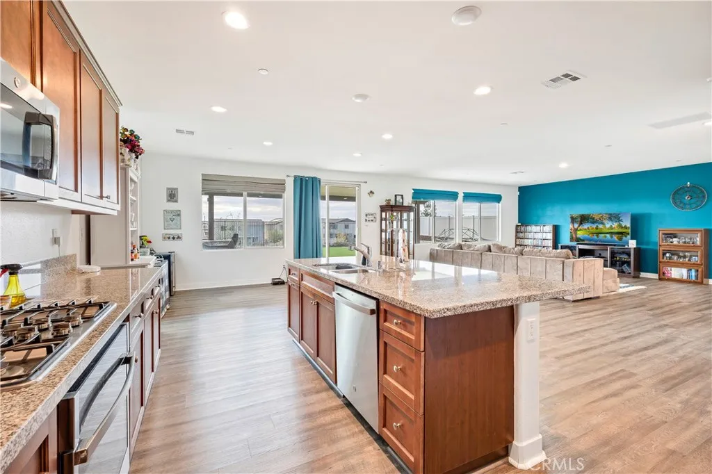 2061 Horizon Avenue, Banning, California 92220 home-pic-9