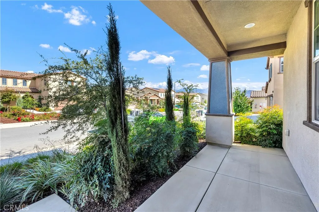 2061 Horizon Avenue, Banning, California 92220 home-pic-2