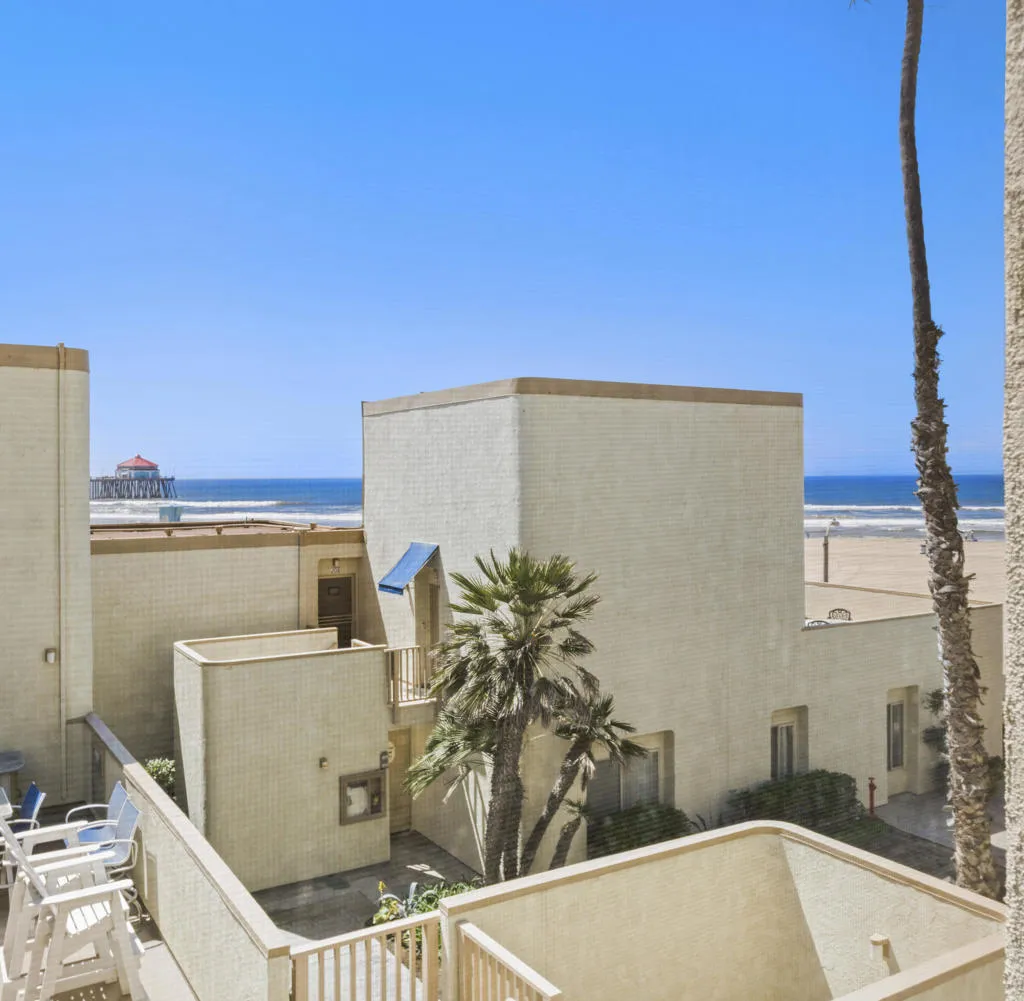 711 Pacific Coast Highway 206, Huntington Beach, California 92648 home-pic-25