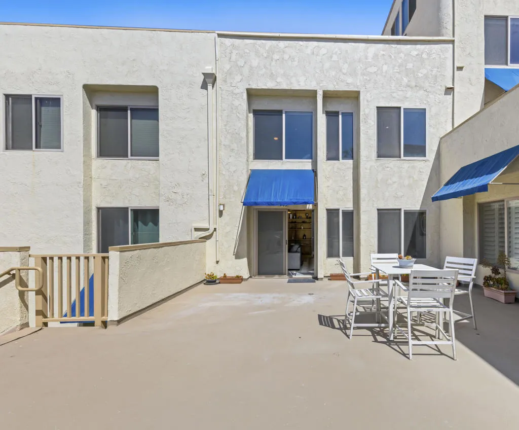 711 Pacific Coast Highway 206, Huntington Beach, California 92648 home-pic-22