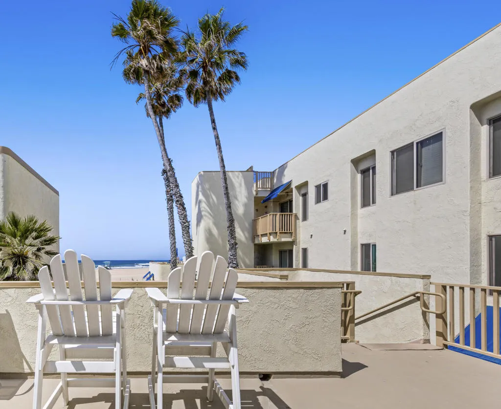 711 Pacific Coast Highway 206, Huntington Beach, California 92648 home-pic-2